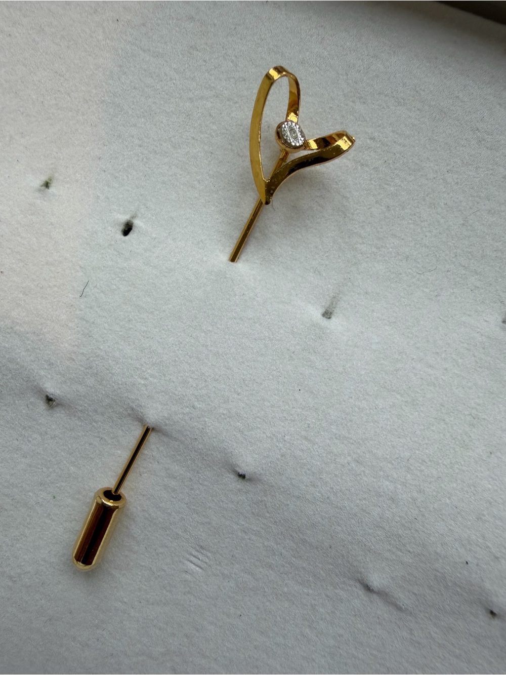 Vintage Gold Tone Abstract Heart Rhinestone Stick Pin - Picture 7 of 8